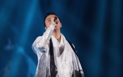 李玉刚的情怨视频,李玉刚演绎经典歌曲，深情诠释爱恨纠葛